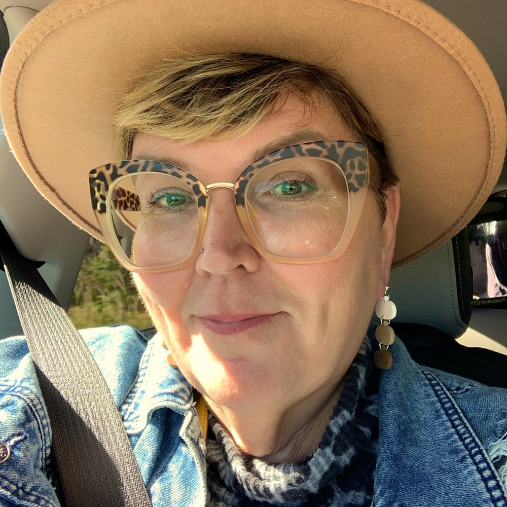 Meet your Posher, Lori